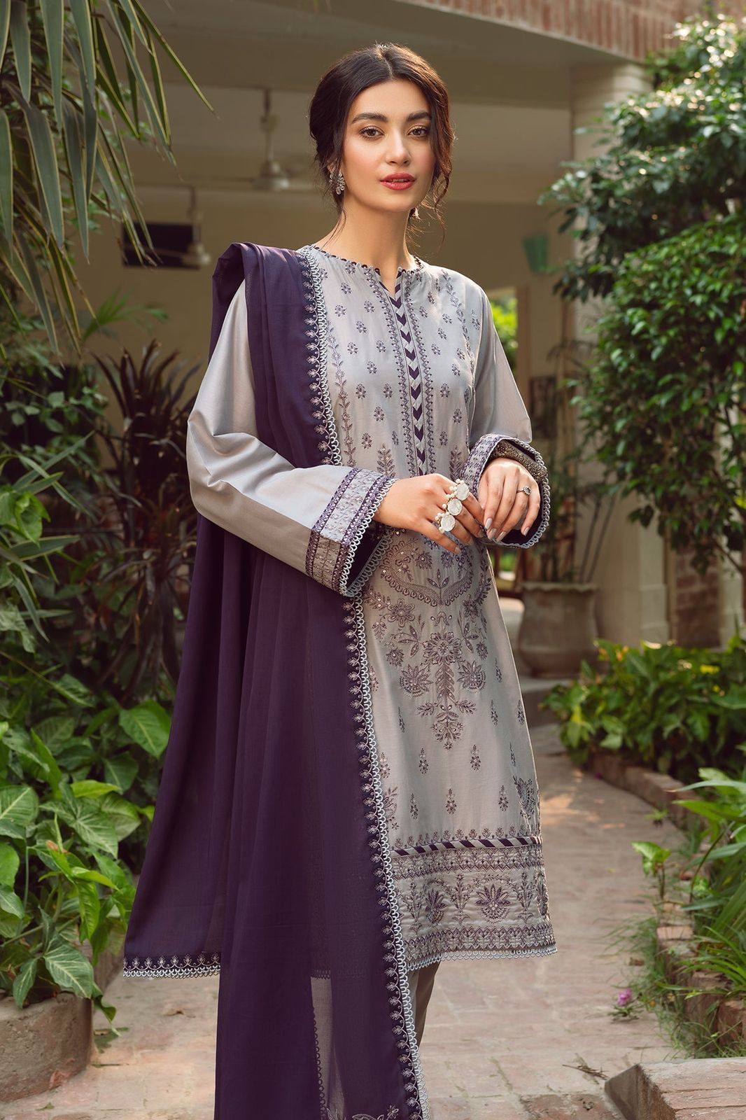 Best Lawn Sale in Pakistan
